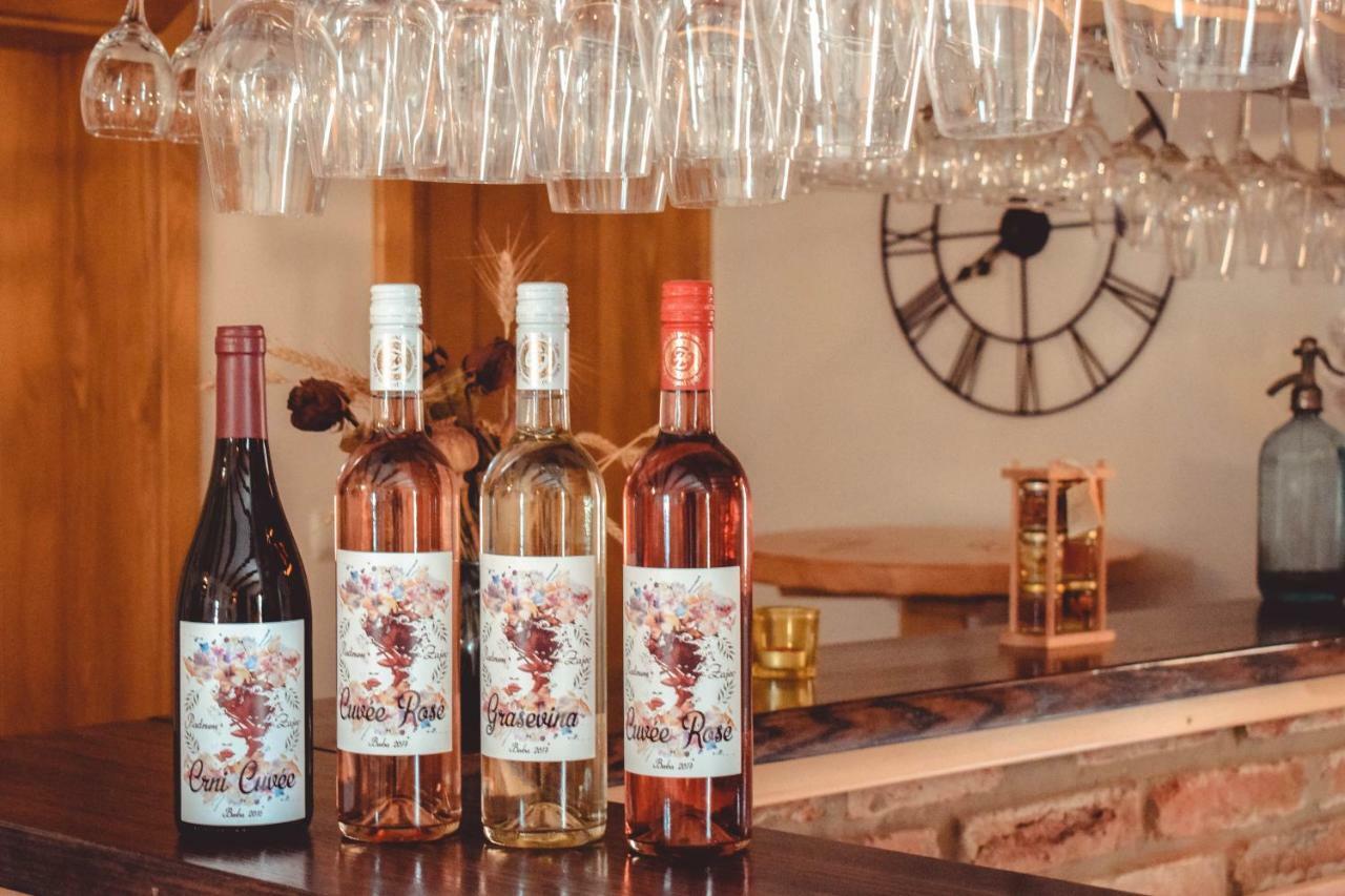 Sobe Na Vinskoj Cesti Zmajevacアパートメント エクステリア 写真